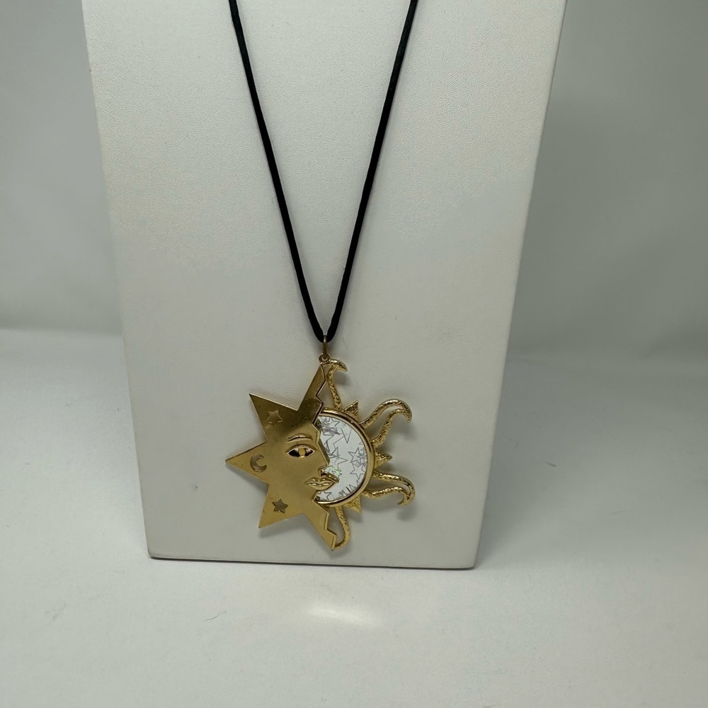 Vintage Unique Sun Moon and Stars necklace pendant brooch - Picture 2 of 8